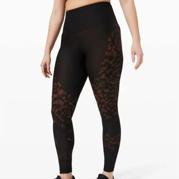 Lululemon Women's Sz. 6 Mapped Out High Rise Tight 28" in Black & Brick Camo - Picture 1 of 6